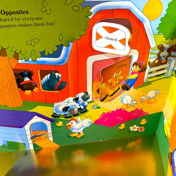 Fisher-Price My Little People Farm Board A Lift The Flap PlayBook 1998 3-D Cover - Picture 9 of 15